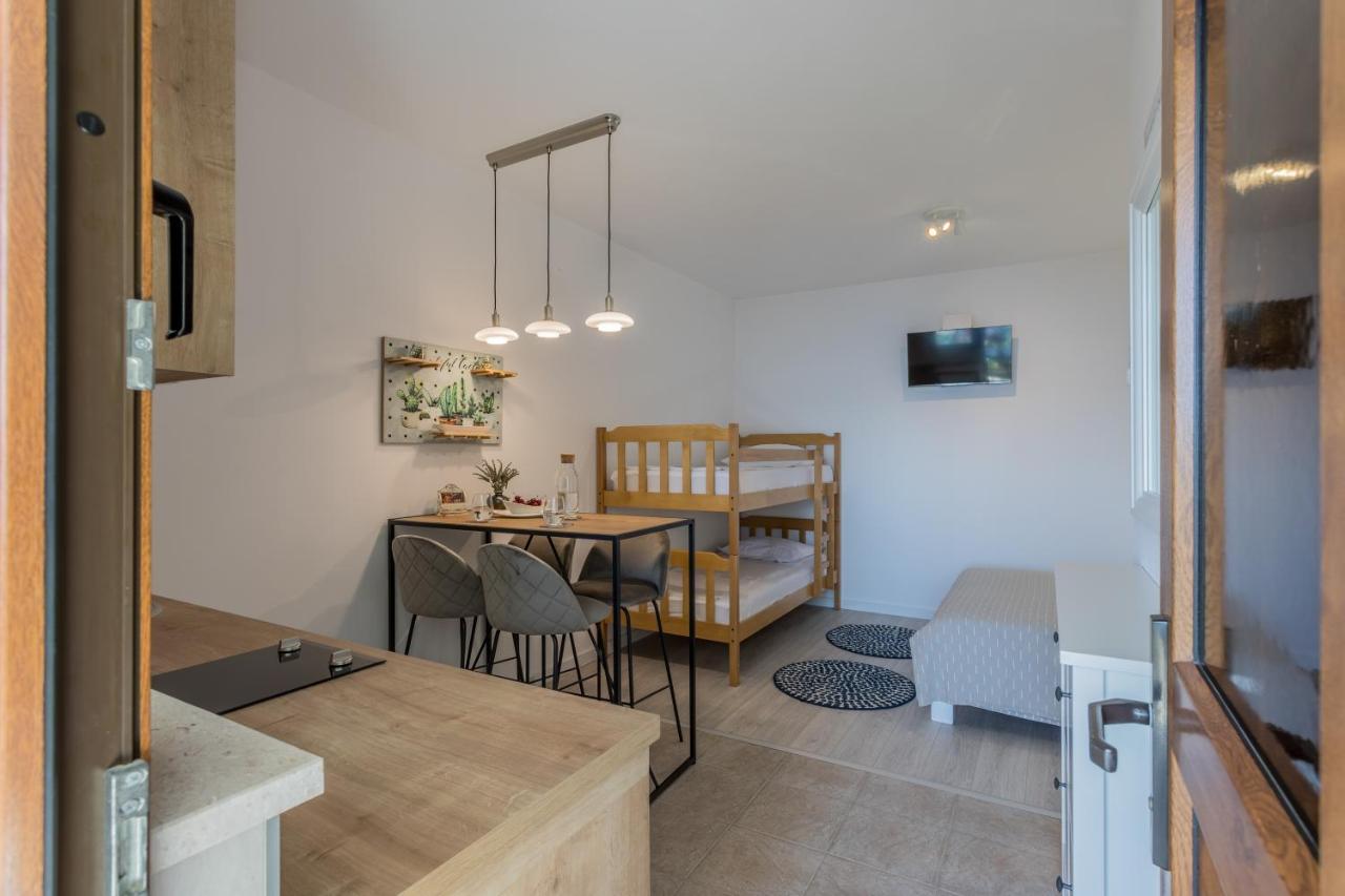 Apartments Drago Kovacic Omis Exterior photo